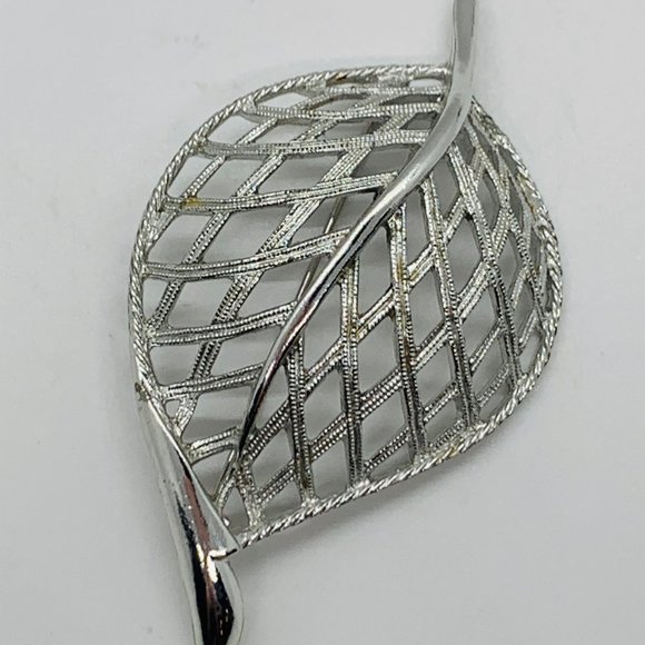 Vintage Silver-Toned Leaf Brooch/Pin - Picture 7 of 7